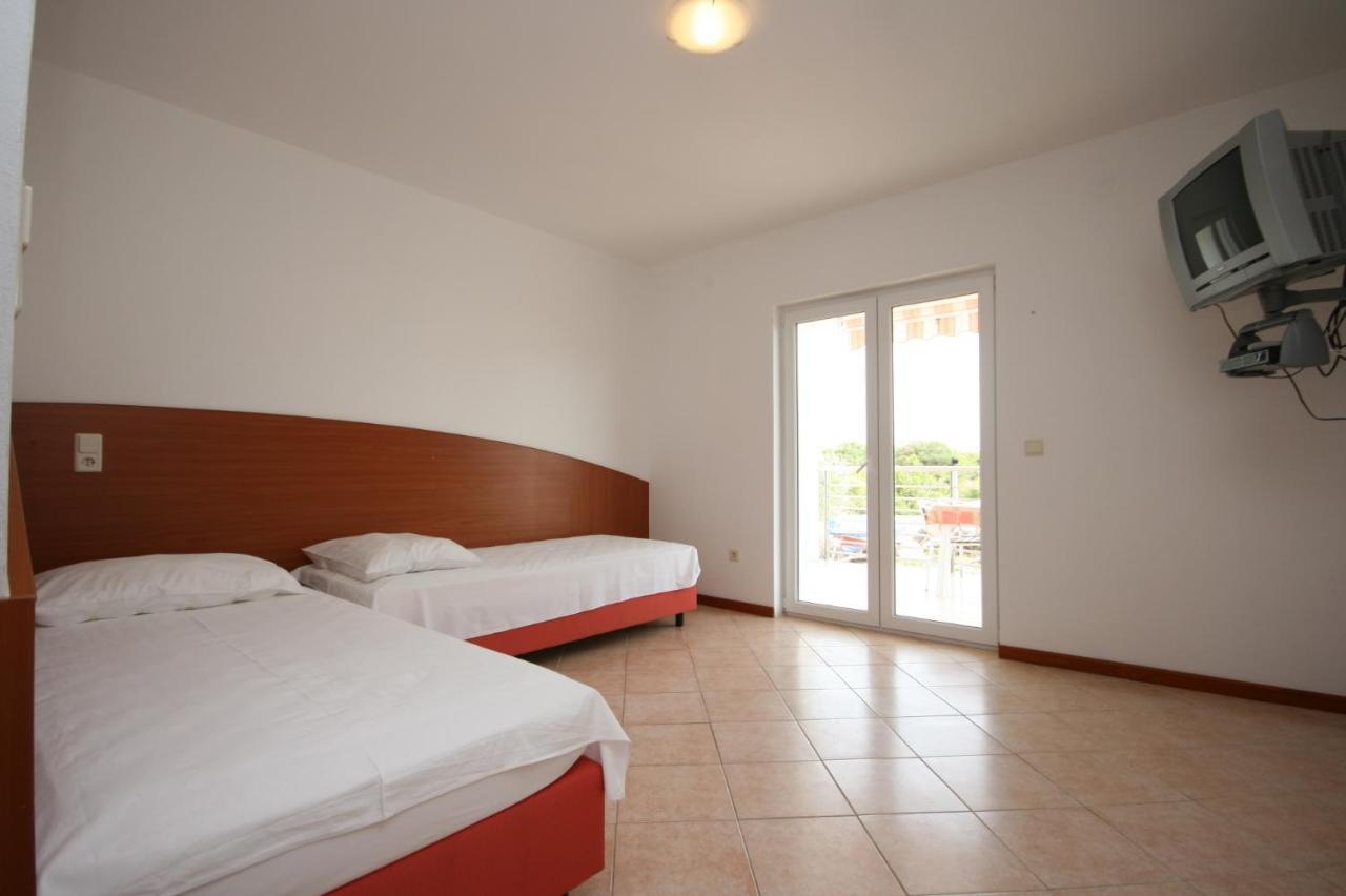 Apartments With A Parking Space Novalja, Pag - 6398 Exterior photo